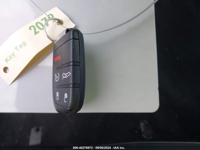 2C3CCAAG4EH206242 Chrysler 300