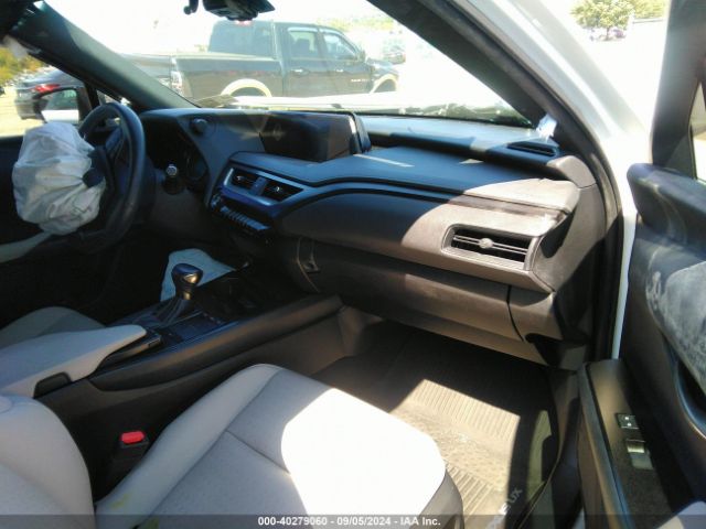 JTHX3JBH5L2029984 Lexus UX 200
