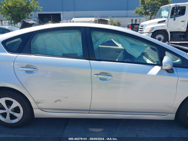 Toyota Prius Two 2015 JTDKN3DU1F1908310 Image 12