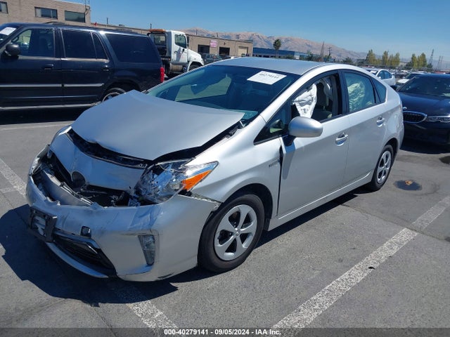 Toyota Prius Two 2015 JTDKN3DU1F1908310 Image 2