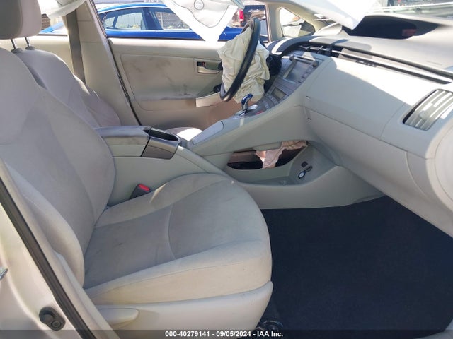 Toyota Prius Two 2015 JTDKN3DU1F1908310 Image 5