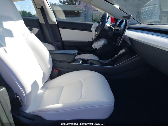 2018 TESLA MODEL 3 5YJ3E1EB0JF097556 Photo 4