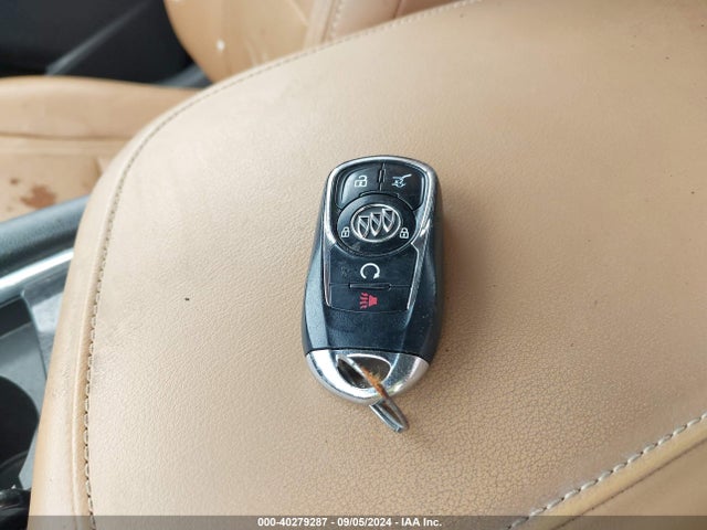 5GAERCKW1JJ271922 Buick Enclave Premium