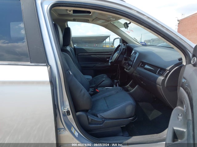 2016 MITSUBISHI OUTLANDER JA4AD3A38GZ035887 Photo 4