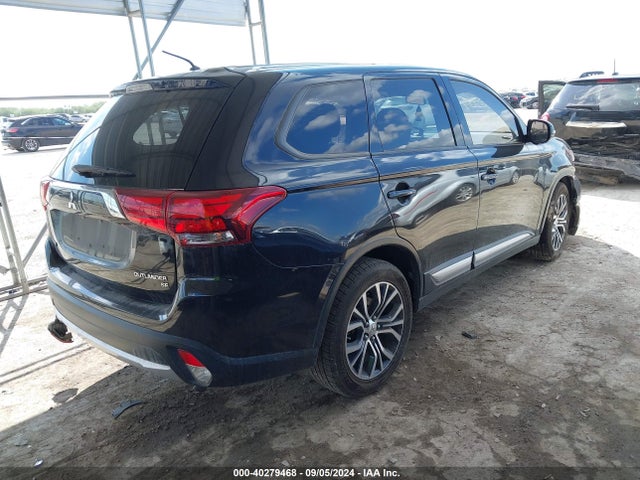 2016 MITSUBISHI OUTLANDER JA4AD3A33GZ056422 Photo 3