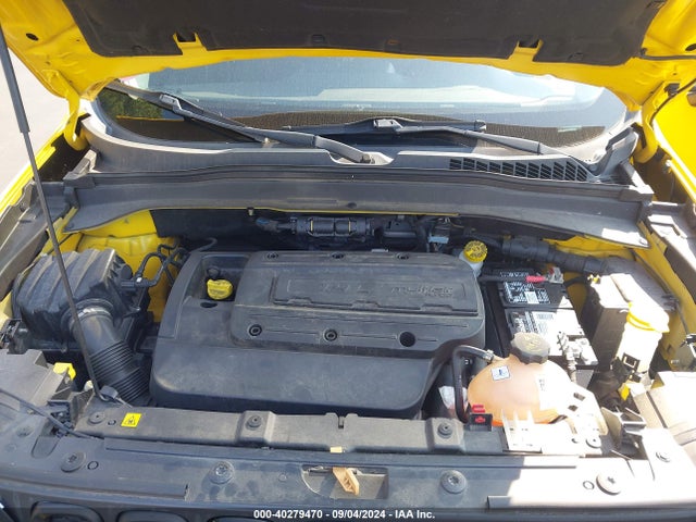 ZACCJABH8FPB80883 Jeep Renegade Latitude