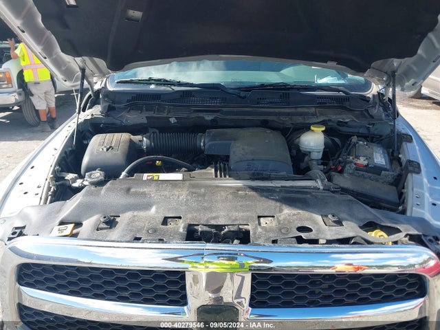 1C6RR7GG5HS583679 RAM 1500 Slt Quad Cab 4x4 6'4 Box
