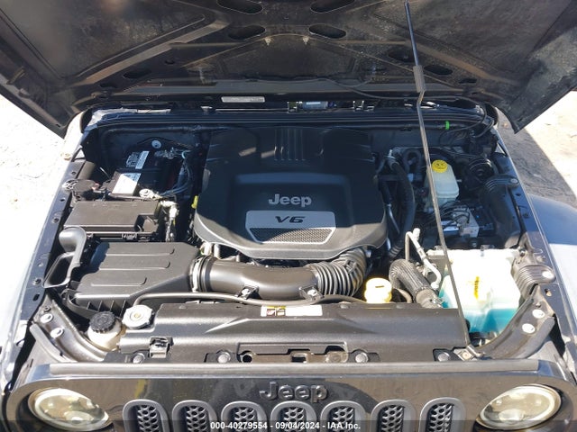 1C4BJWDG0EL239618 Jeep Wrangler Unlimited Sport