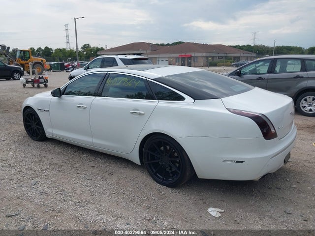 2012 JAGUAR XJ SAJWA2GB8CLV23488 Photo 2