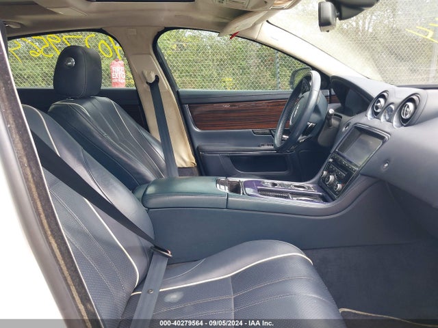 2012 JAGUAR XJ SAJWA2GB8CLV23488 Photo 4