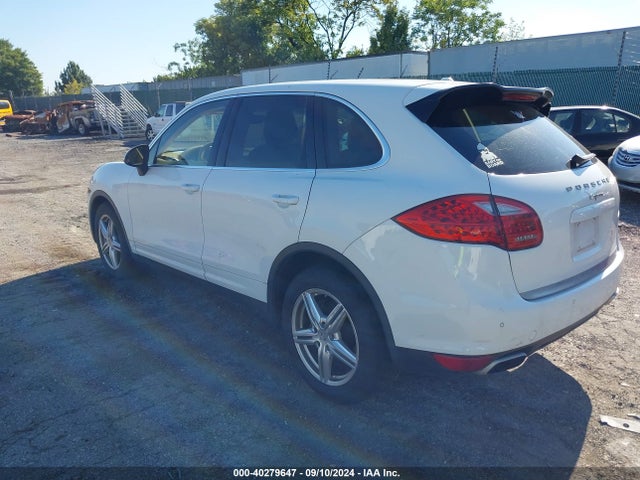 2012 PORSCHE CAYENNE WP1AA2A2XCLA09951 Photo 2