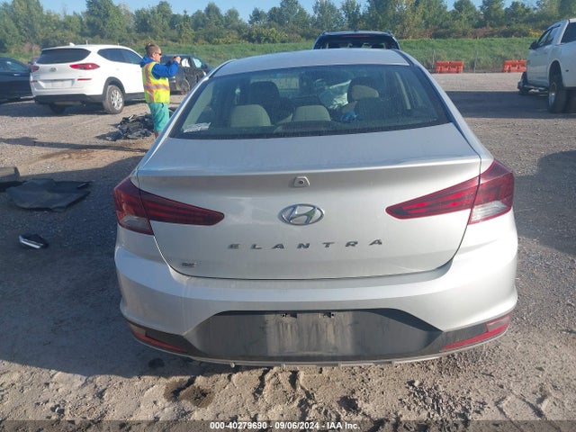 Hyundai ELANTRA SE 2019 5NPD74LF9KH464964 Image 16