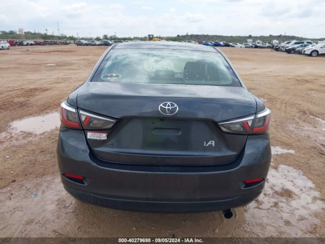 3MYDLBYV7JY302866 Toyota YARIS IA