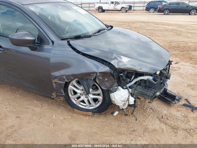 3MYDLBYV7JY302866 Toyota YARIS IA