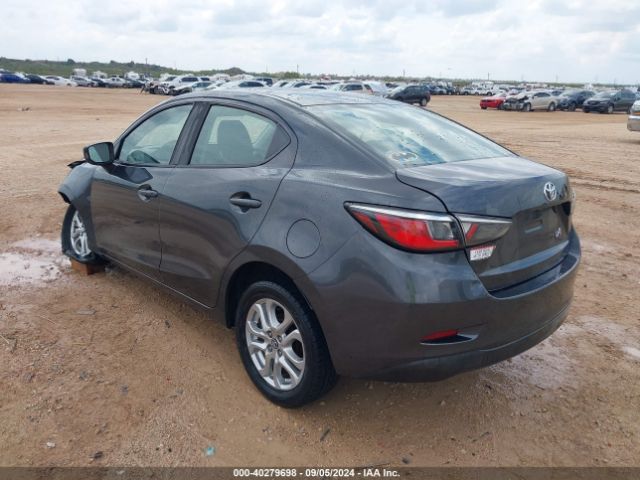 3MYDLBYV7JY302866 Toyota YARIS IA