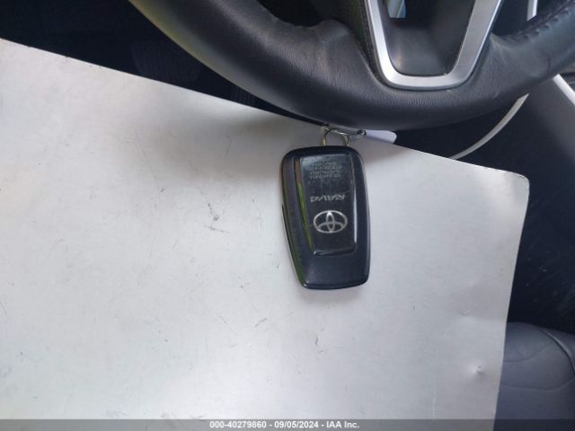 2T3C1RFV1NW231672 Toyota Rav4 Xle Premium