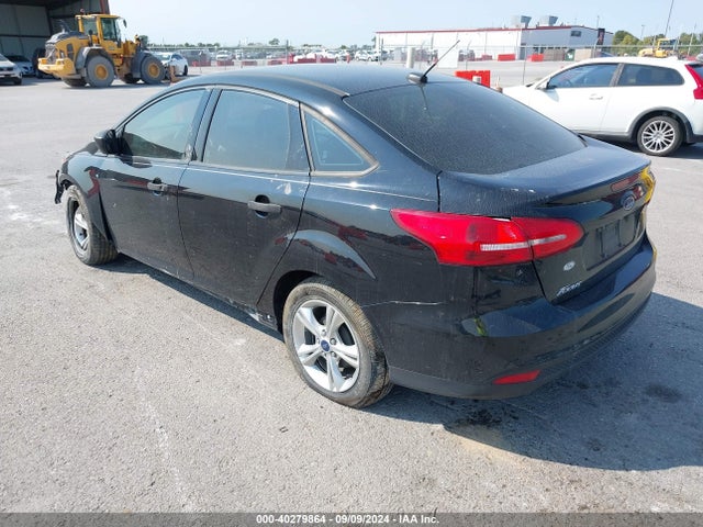 Ford FOCUS S 2018 1FADP3E26JL293076 Image 3