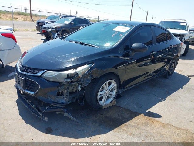 Chevrolet Cruze 2017 1G1BE5SMXH7217803 Image 2