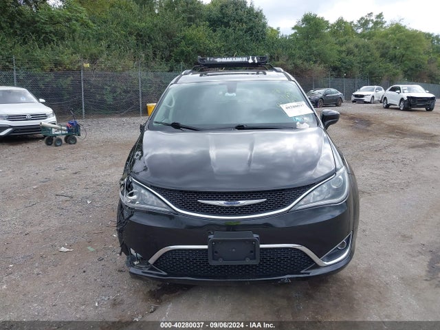 2C4RC1BG0KR555053 Chrysler Pacifica Touring L