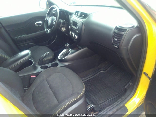 KNDJP3A53E7015828 KIA SOUL +