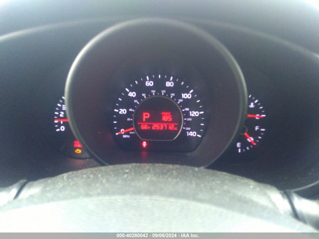KNDJP3A53E7015828 KIA SOUL +