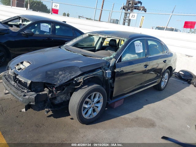 1VWAT7A33HC020554 Volkswagen Passat 1.8t S