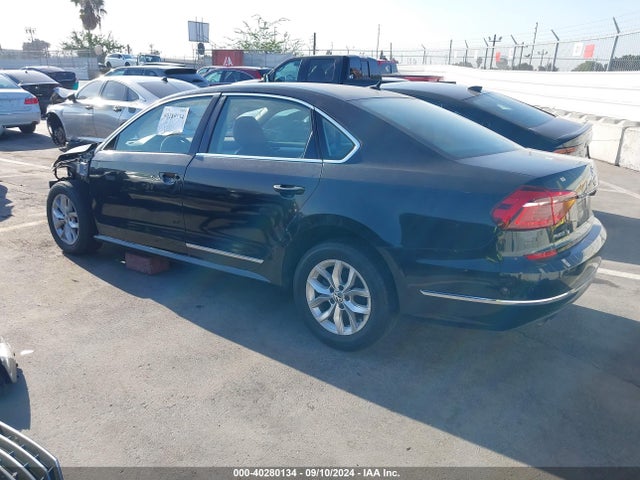 1VWAT7A33HC020554 Volkswagen Passat 1.8t S