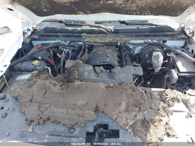 1GCVKREC0JZ253355 Chevrolet Silverado 1500 1lt/2lt