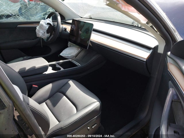 2023 TESLA MODEL Y 7SAYGDEEXPF816495 Photo 4