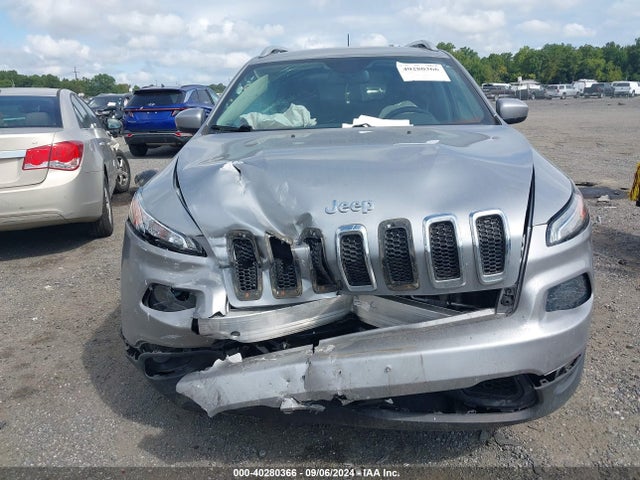1C4PJMCS1HW647807 Jeep Cherokee Latitude 4x4