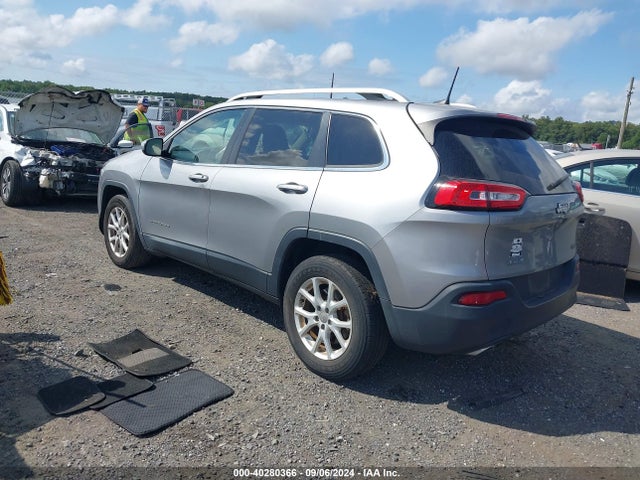 1C4PJMCS1HW647807 Jeep Cherokee Latitude 4x4