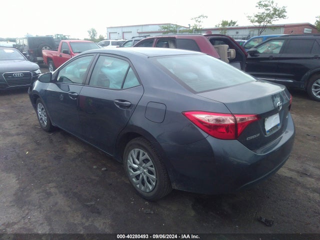 Toyota COROLLA LE 2018 2T1BURHE5JC024173 Image 3