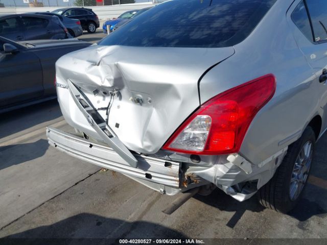 3N1CN7AP9FL955171 Nissan Versa 1.6 S