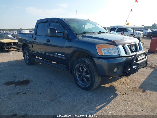 2014 1N6AA0EC9EN513873 main image
