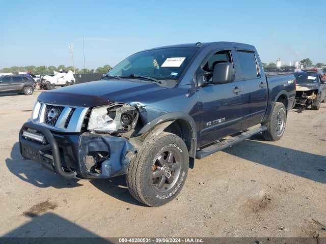 Nissan Titan Pro-4x 2014 1N6AA0EC9EN513873 Image 2