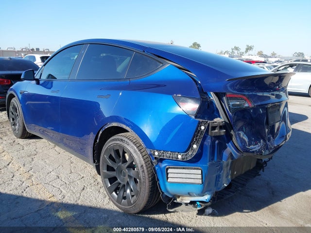 2021 TESLA MODEL Y 5YJYGDEE8MF207169 Photo 2