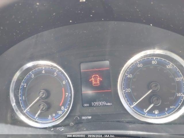 Toyota COROLLA LE 2017 5YFBURHE7HP701623 Image 7