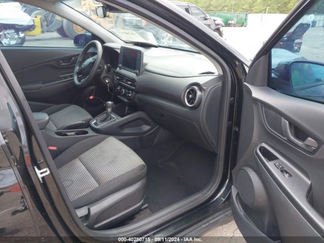KM8K22ABXNU833444 Hyundai Kona Se