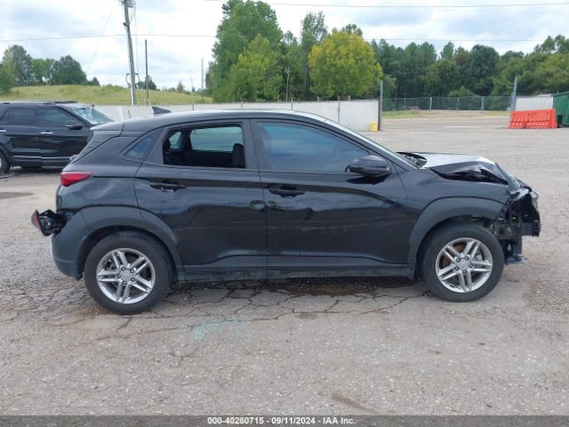 KM8K22ABXNU833444 Hyundai Kona Se