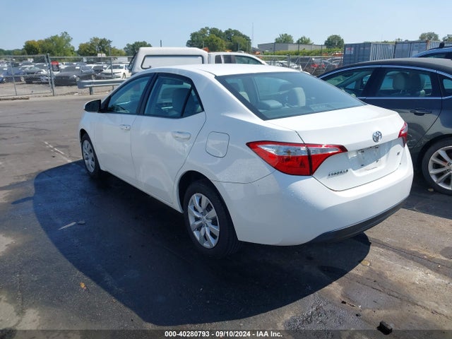 Toyota COROLLA LE 2015 5YFBURHE9FP328324 Image 3