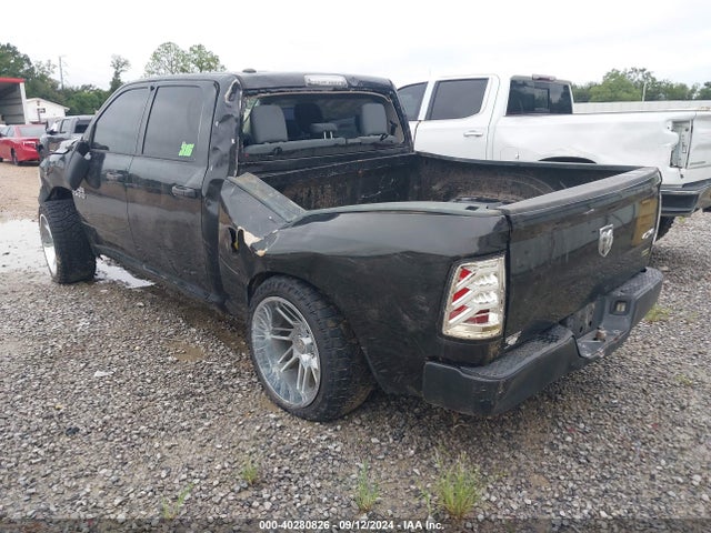 1C6RR7KG1HS826573 RAM 1500 Tradesman  4x4 5'7 Box