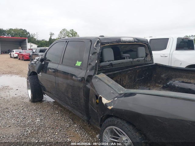 1C6RR7KG1HS826573 RAM 1500 Tradesman  4x4 5'7 Box