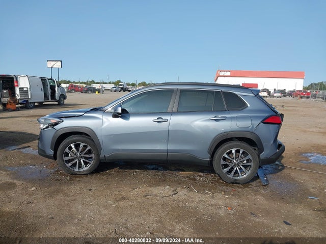 Toyota Corolla Cross Xle 2022 7MUDAAAG9NV008107 Image 14