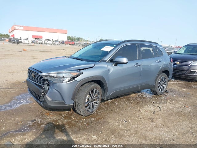 Toyota Corolla Cross Xle 2022 7MUDAAAG9NV008107 Image 2