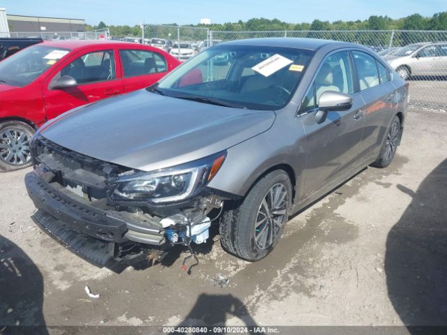 4S3BNAF65J3046886 Subaru Legacy Premium