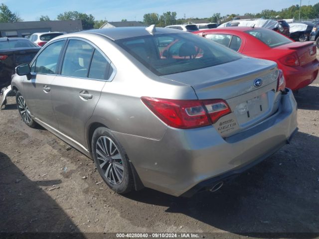 4S3BNAF65J3046886 Subaru Legacy Premium