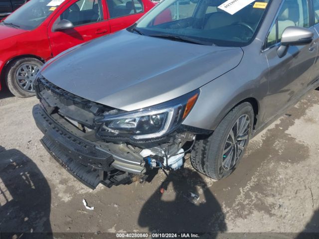 4S3BNAF65J3046886 Subaru Legacy Premium