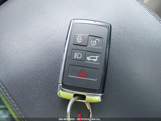 2018 JAGUAR E-PACE SADFP2FX6J1Z30216 Photo 10