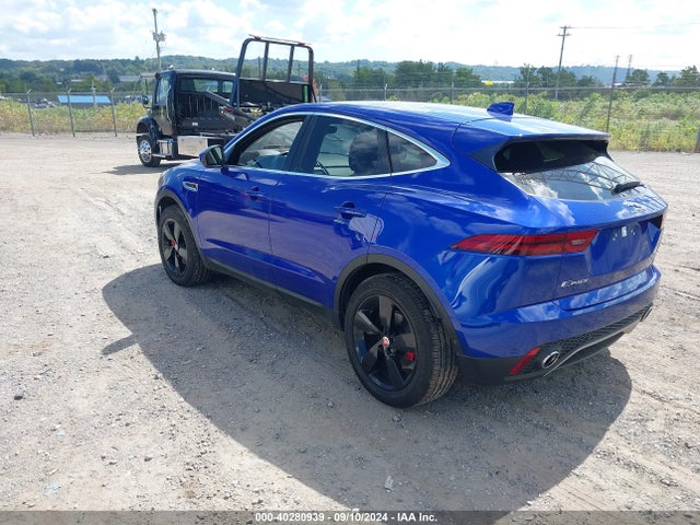 2018 JAGUAR E-PACE SADFP2FX6J1Z30216 Photo 2
