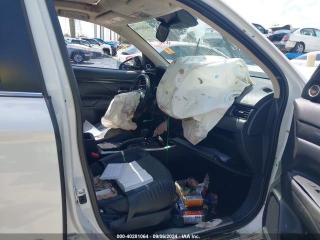 2017 MITSUBISHI OUTLANDER JA4AD3A34HZ001950 Photo 4